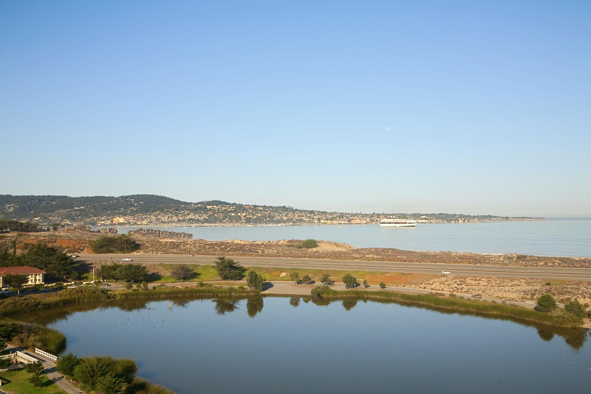 Embassy Suites By Hilton Monterey Bay Seaside Exterior foto